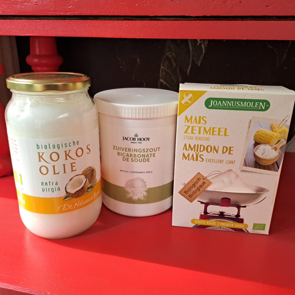 de spullen die je nodig hebt om deze deo te maken